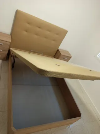 Canapé de tela y madera