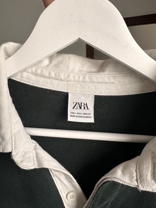 Sudadera Zara cuello polo blanco