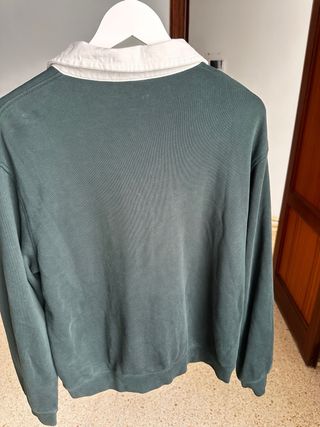 Sudadera Zara cuello polo blanco
