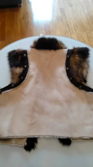 Chaleco de piel sintética y pelo