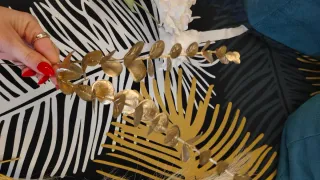 Decoración Jarrón Dorado y Blanco