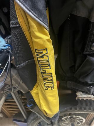 Chaqueta Moto Negra y Amarilla