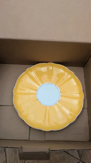 Taza y plato Salvador Bachiller amarillo