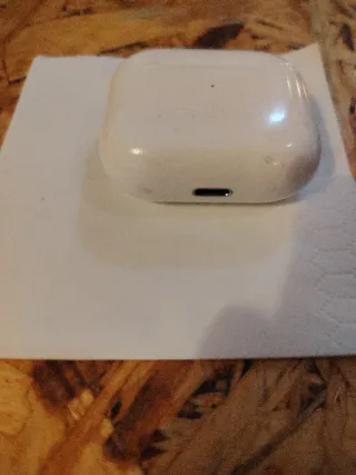 Estuche  Carga AirPods Modelo A 2564 para AirPod 3