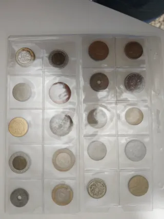 Álbum de 233 monedas mundiales