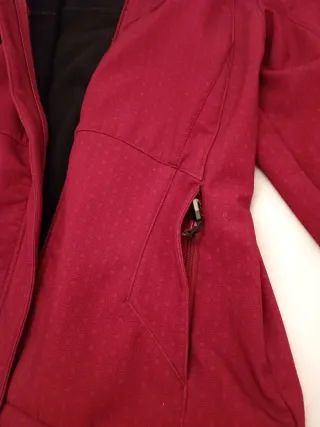 Cazadora deportiva mujer color granate claro