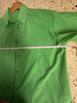 Camisa verde PrettyLittleThing