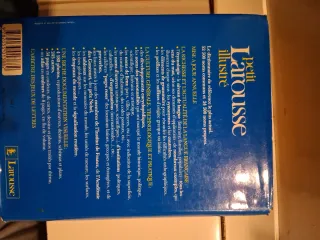 Petit Larousse illustré 1988