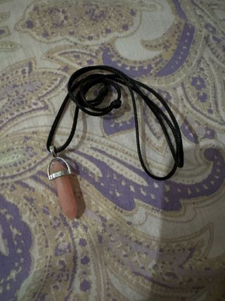 Collar con colgante de punta ajustable