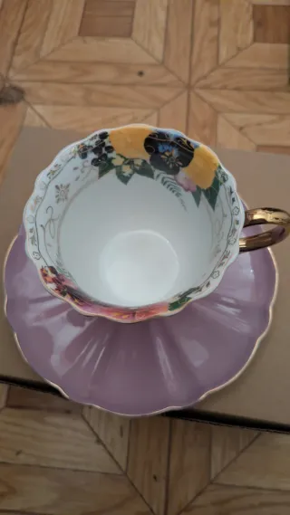 Taza y plato Salvador Bachiller lila