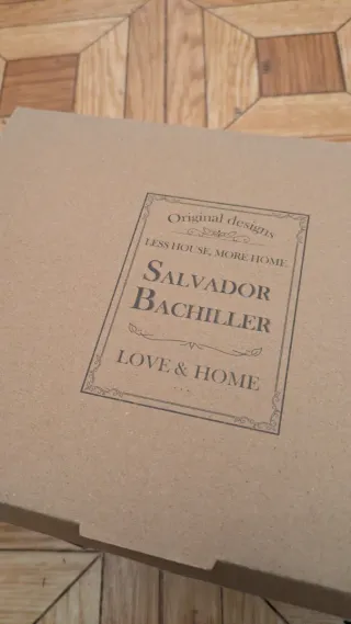 Taza y plato Salvador Bachiller lila