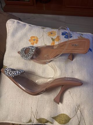 Zapatos Zara Talla 36 Beige y Plateados