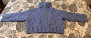 Jersey Stradivarius cuello vuelto azul Talla S