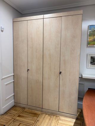 Armario de oficina grande