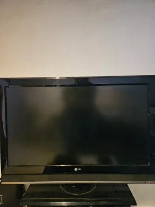 TV LG LED 37 Negra . Funciona perfectamente
