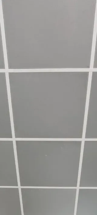 Techo desmontable aluminio gris perforado