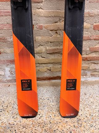 Esquís Volkl talla 177cm y 74cm de patin.