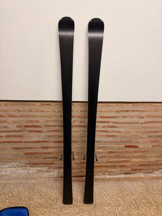 Esquís Volkl talla 177cm y 74cm de patin.