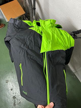 Tabla Snowboard BURTON chopper130cm y Ropa de niño