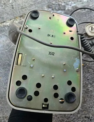 Telefono a disco vintage grigio