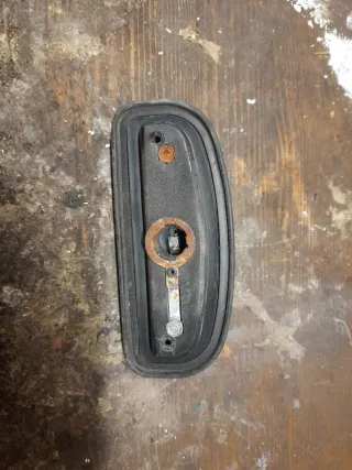 Soporte luz maletero Patrol