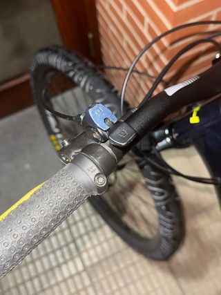 Bicicleta BH Azul y Amarilla