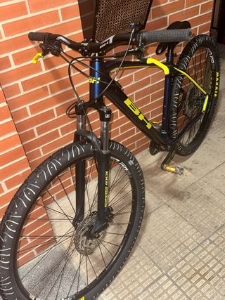 Bicicleta BH Azul y Amarilla