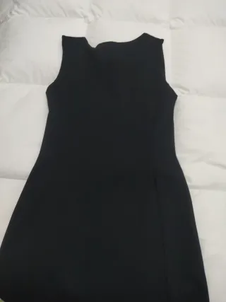 Vestido fiesta negro con detalles dorados