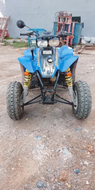 Quad Polaris 250 el sillón poco roto y la aleta