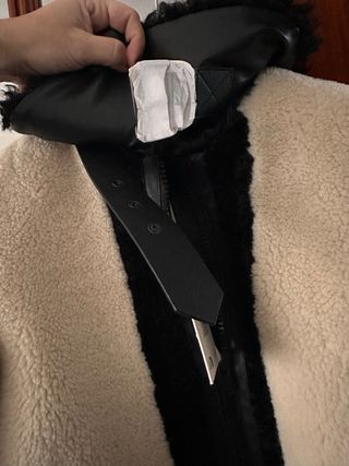 Cazadora pelo beige y negra