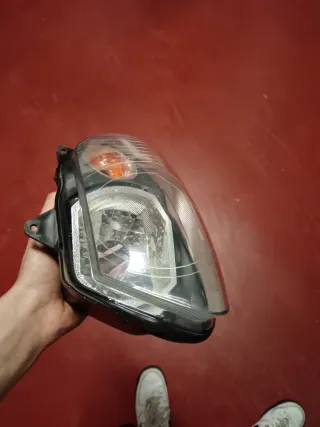 Faro Delantero Izquierdo TZR