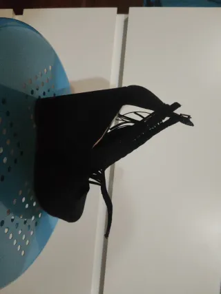 Zapatos negros con cuña alta