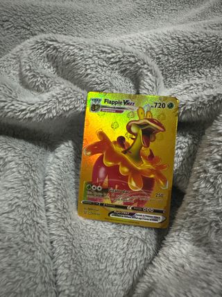 Carta Pokémon Flapple VMAX Oro