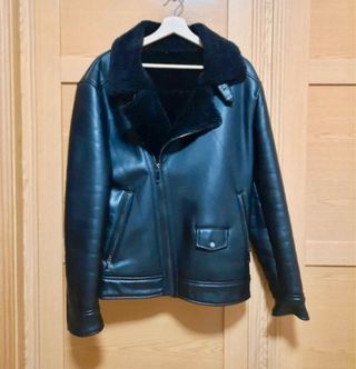 Cazadora Zara Negra con Borrego