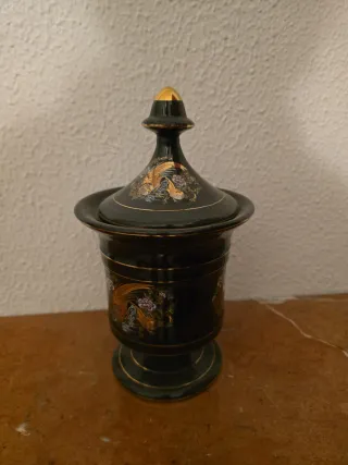 Jarrón porcelana chino negro brillante y dorado