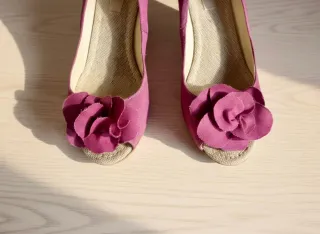 Sandalias Zara cuña esparto moradas, con caja