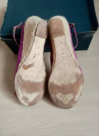 Sandalias Zara cuña esparto moradas, con caja