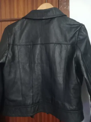 Cazadora cuero biker.