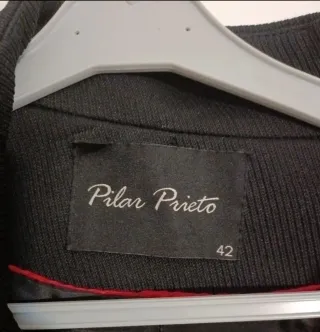 Abrigo Negro Pilar Prieto