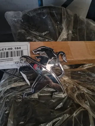 Emblema León Peugeot Cromado