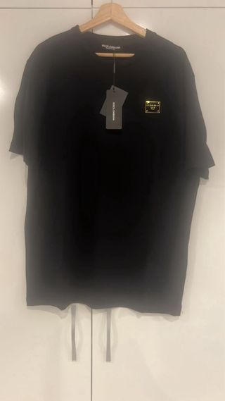 Camiseta D&G Negra Chapa Dorada Talla XL