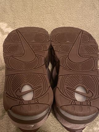 Zapato Nike Air More Uptempo Low Marrón/Gris