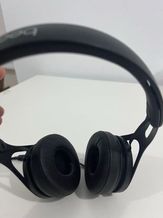Auriculares Beats con cable. Muy buen estado.