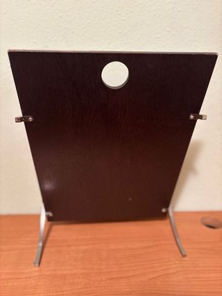 Revistero de madera y metal