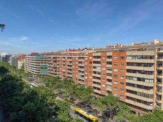 Piso en venta en La Font de la Guatlla en Barcelona
