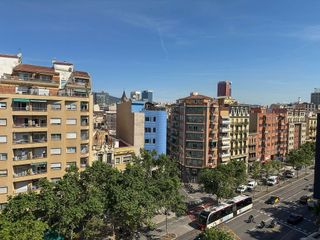 Piso en venta en La Font de la Guatlla en Barcelona