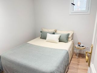 Piso en venta en La Font de la Guatlla en Barcelona