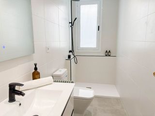 Piso en venta en La Font de la Guatlla en Barcelona