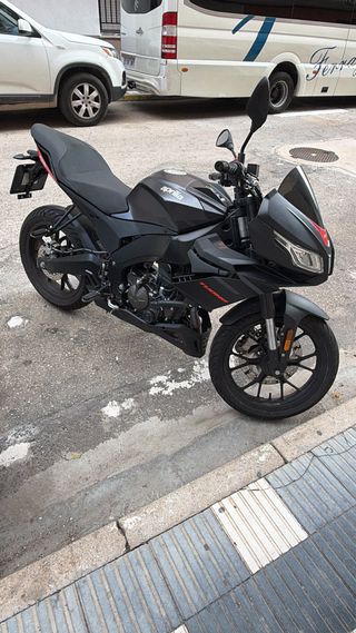Aprilia Naked Moto Nueva