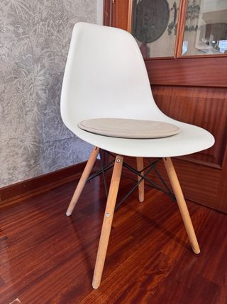 Mesa y 4 Sillas Comedor Diseño Nórdico